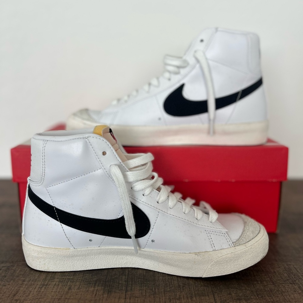 Nike Blazers Size 7.5 worn once. Amazing condition. Box included.